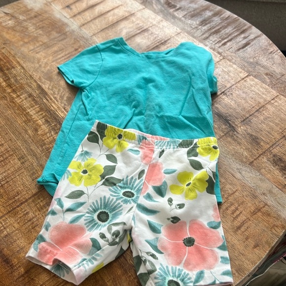 24 month/2T outfit - Picture 1 of 1